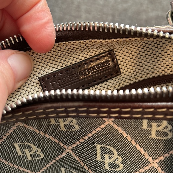 Dooney & Bourke purse - Picture 4 of 8